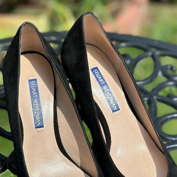 Stuart Weitzman — Suede Pumps - Picture 4 of 7
